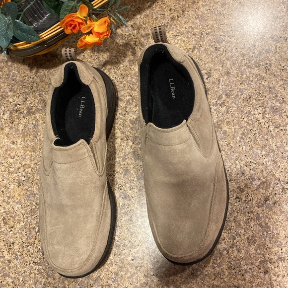 L. L. Bean Slide On Comfort Moccasins 9.5 WIDE Tan or Beige Suede 254547 - Picture 3 of 16